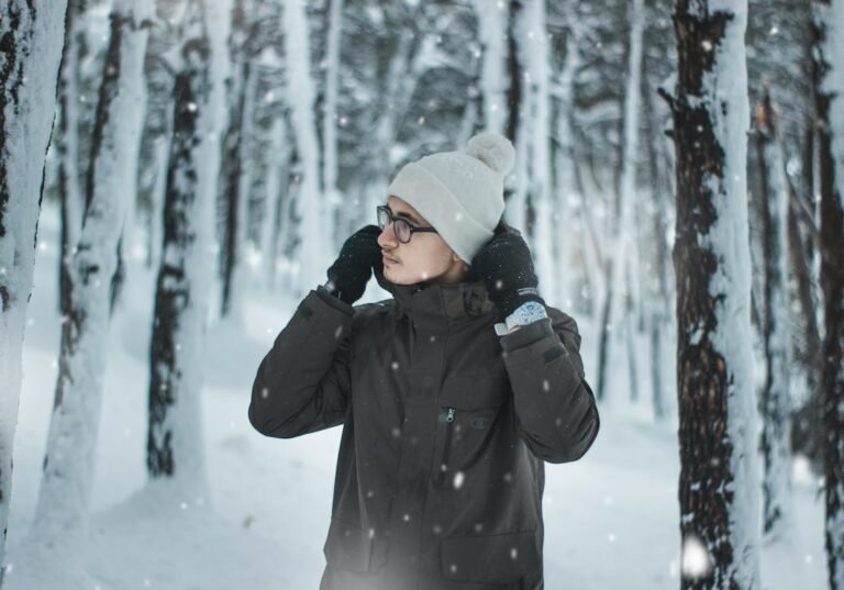 Illustrative winter outerwear image for the InoKraft men's heated vest review
